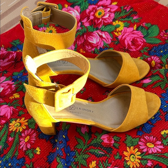 Chinese Laundry Mustard Yellow Heels - Picture 5 of 6
